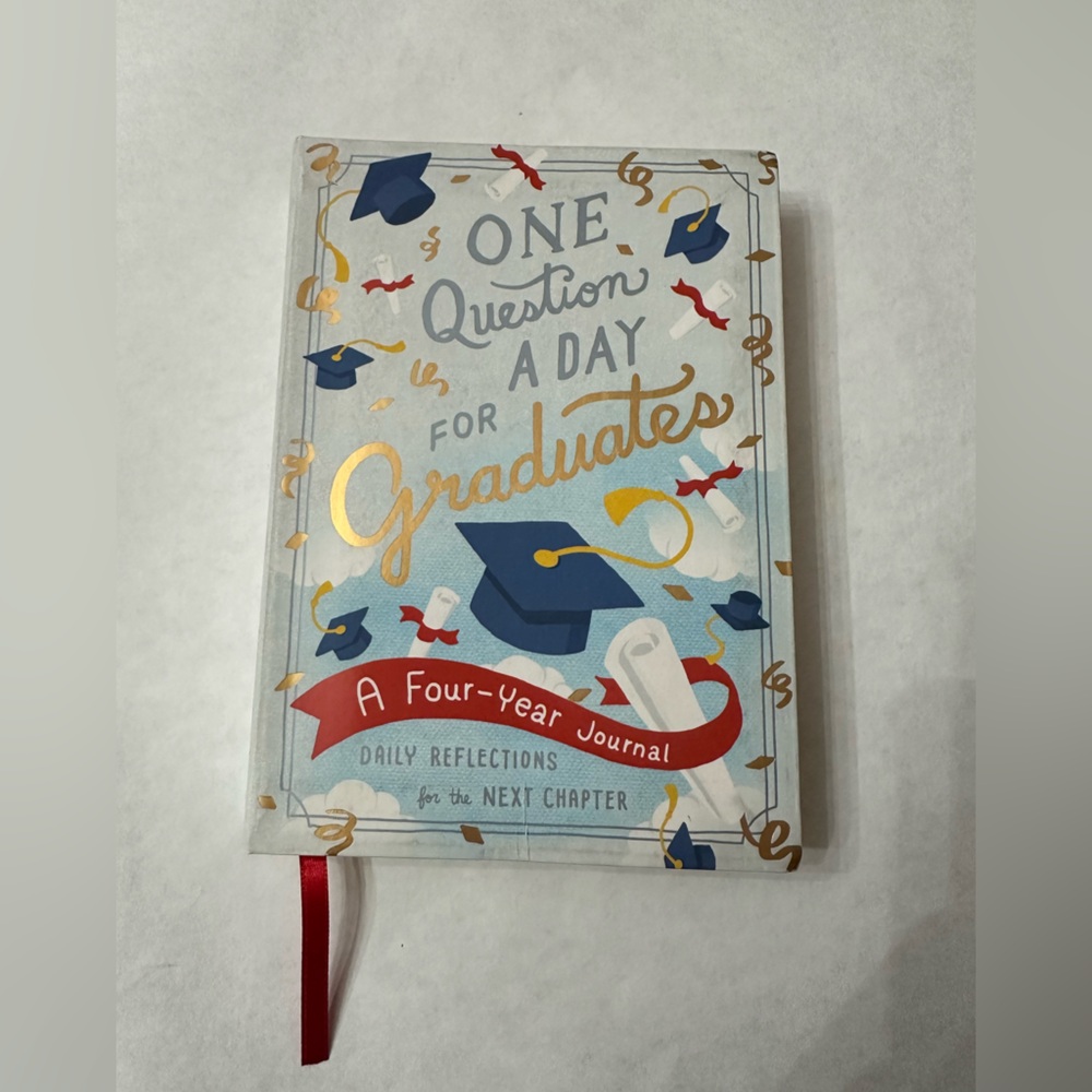 One Question A Day For Graduates: A Four-Year Journal Soft Cover Book